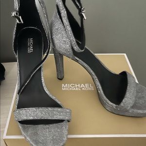 👛MICHAEL KORS MARGOT  Fine Glitter PLATFORM👛